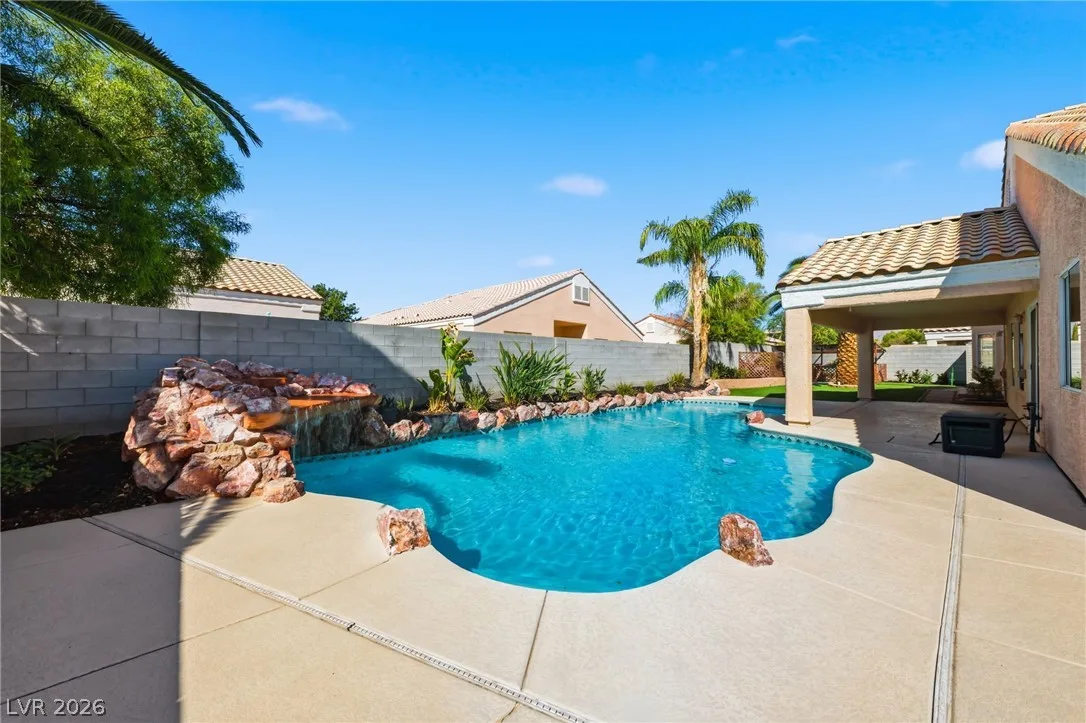 7015 Wild Wave Drive — photo 1
