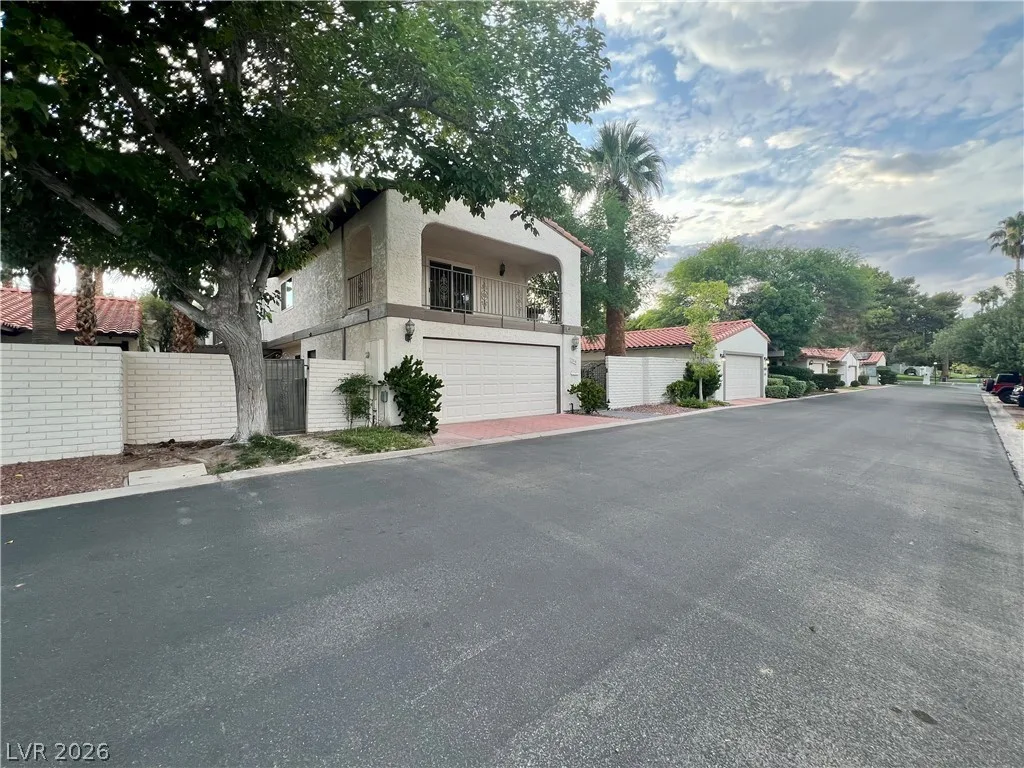 2316 Plaza Del Grande — photo 3