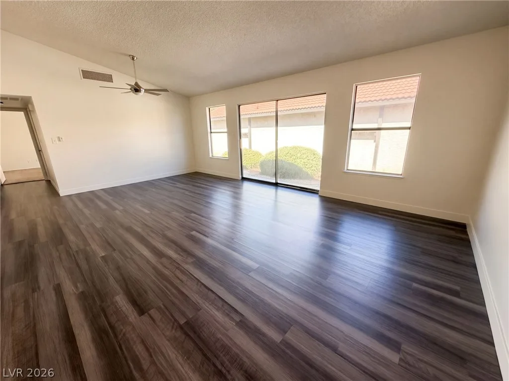 3924 Applecrest Street — photo 3