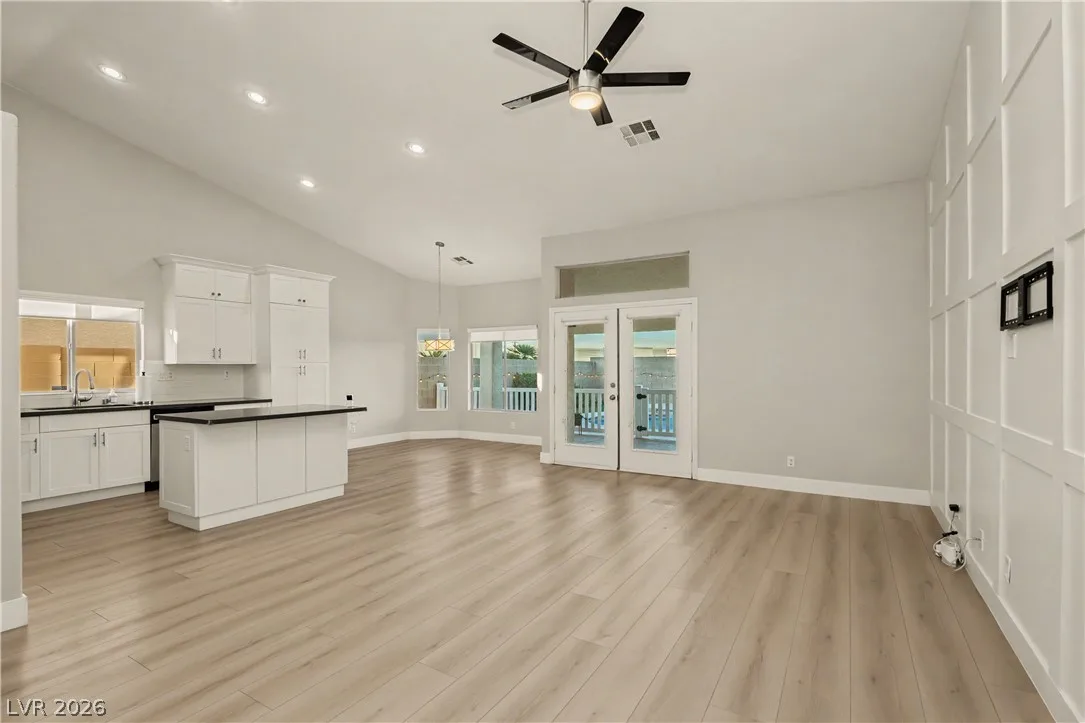 952 Wild West Drive — photo 3
