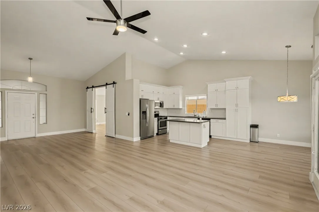 952 Wild West Drive — photo 4