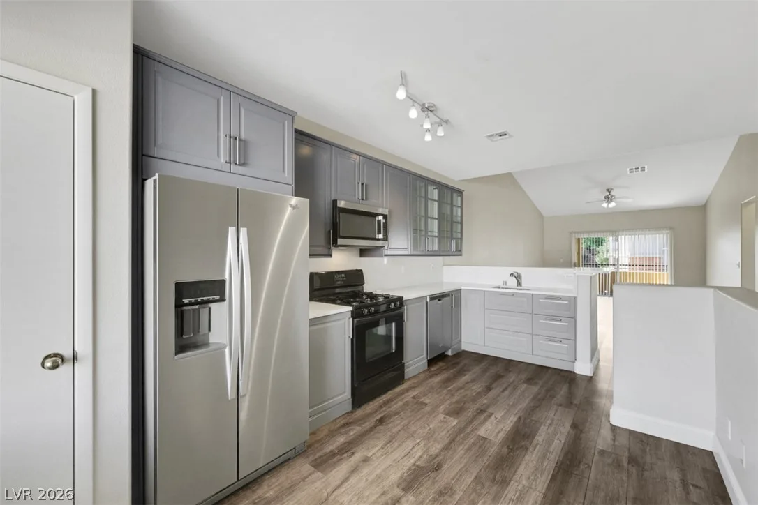 721 Peachy Canyon Circle 201 — photo 3