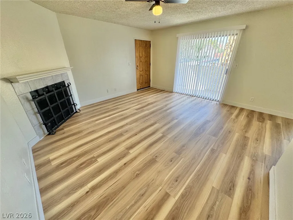 5012 Newport Cove Drive B — photo 2