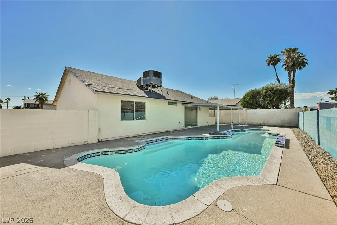 2302 Wagonwheel Avenue — photo 1