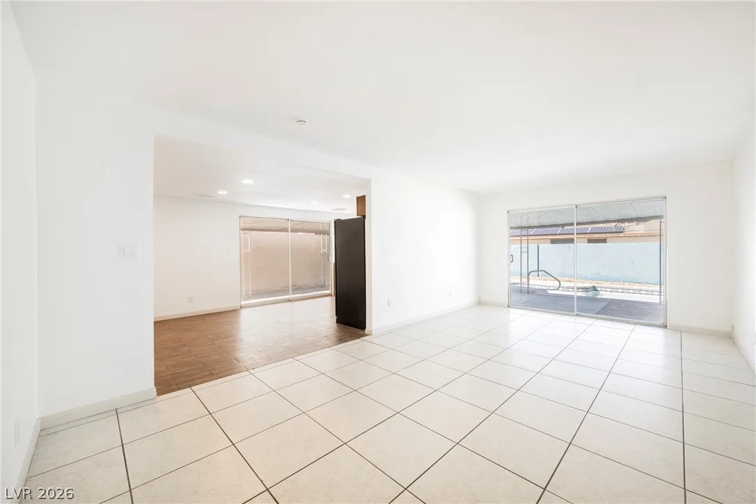 2302 Wagonwheel Avenue — photo 3