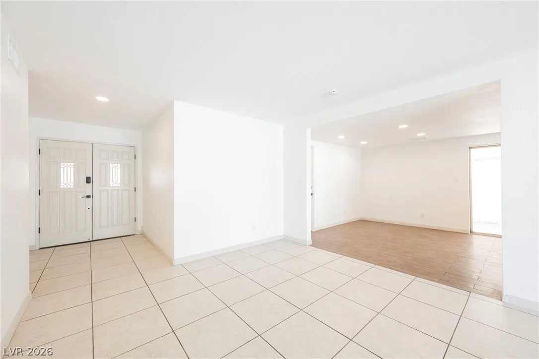2302 Wagonwheel Avenue — photo 4