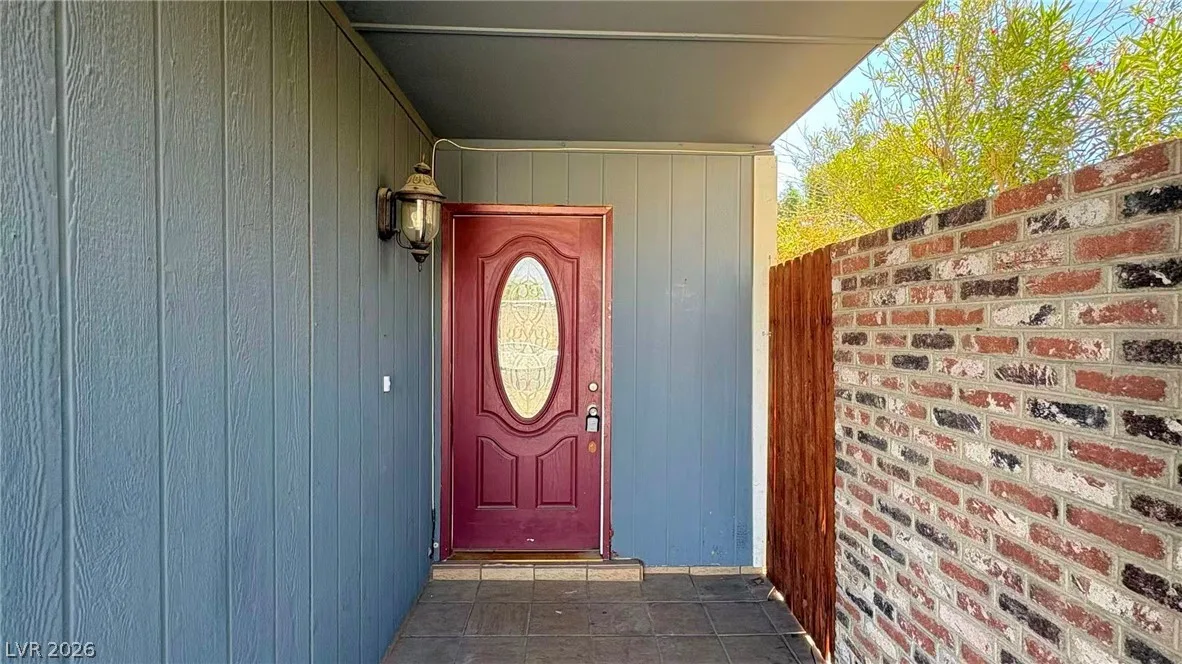 7805 APLIN Avenue — photo 2