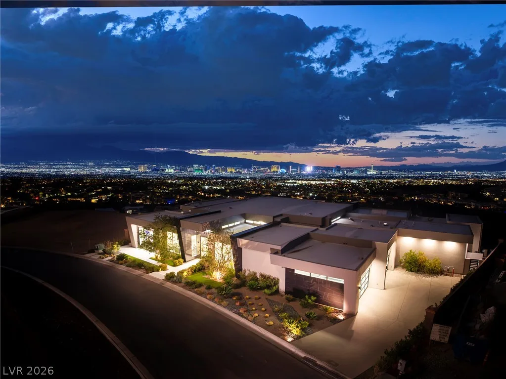 611 Cityview Ridge Drive — photo 1