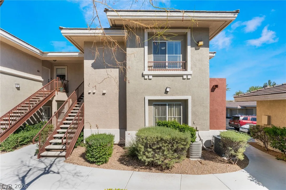 909 Domnus Lane 203 — photo 1