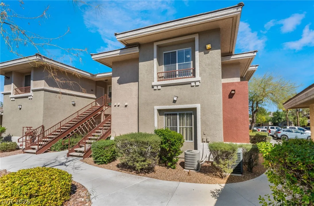 909 Domnus Lane 203 — photo 2