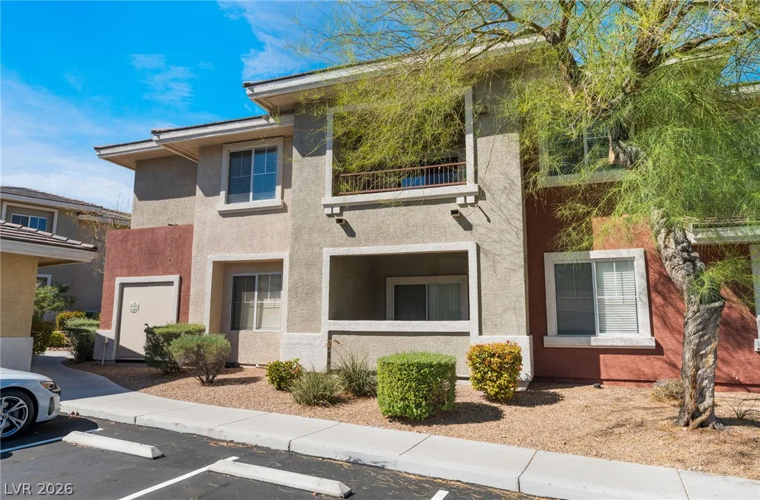 909 Domnus Lane 203 — photo 3