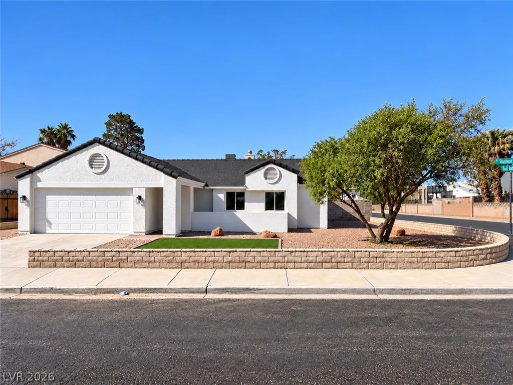 7157 Sixshooter Drive — photo 1