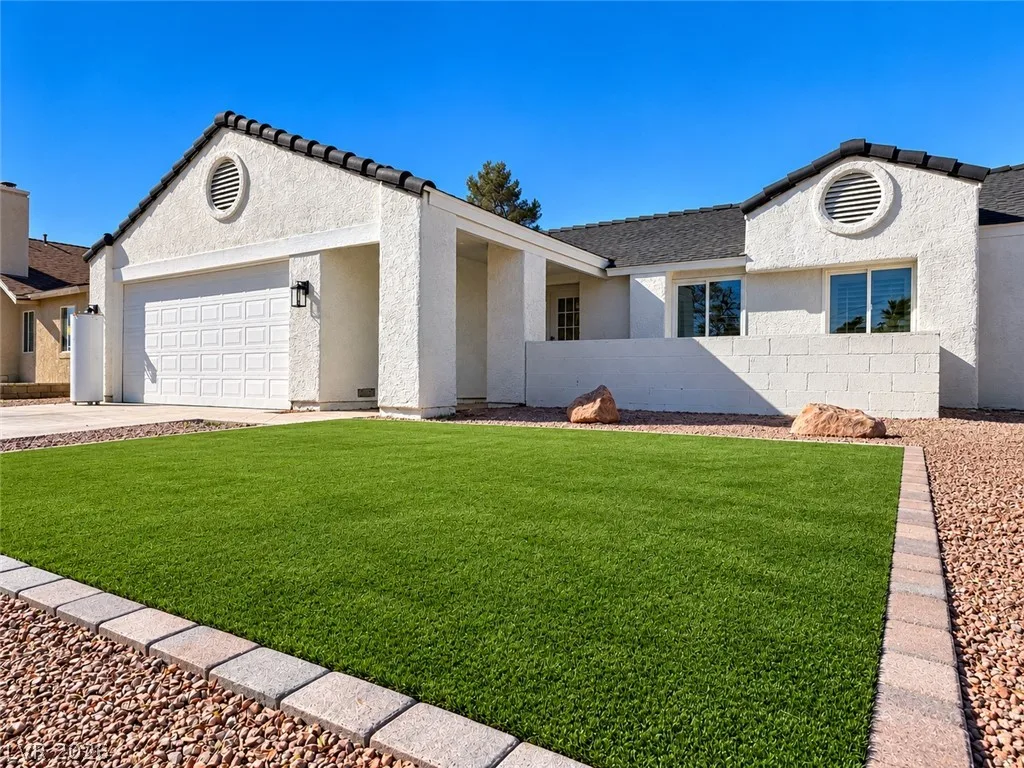 7157 Sixshooter Drive — photo 2