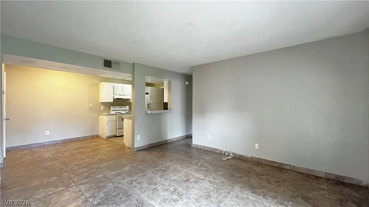 5260 MISSION MONTEREY Lane 106 — photo 3