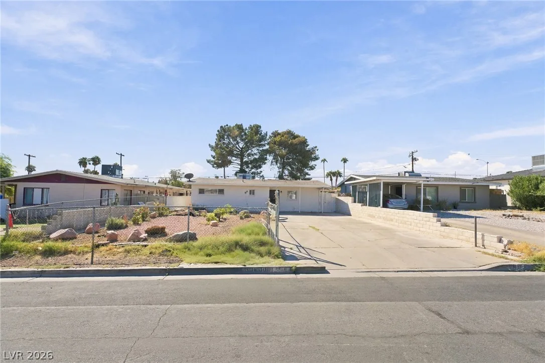 1908 Cedar Avenue — photo 1