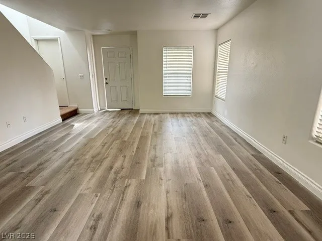 8012 DUTCH VILLAS Street — photo 4