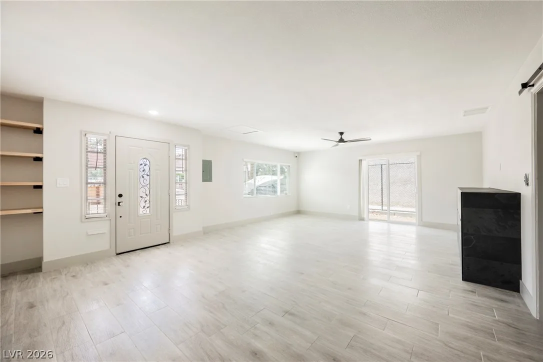 1421 Norman Avenue — photo 5