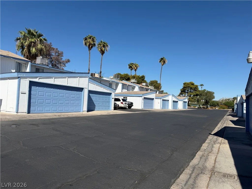 4056 Gold Coast Drive — photo 2