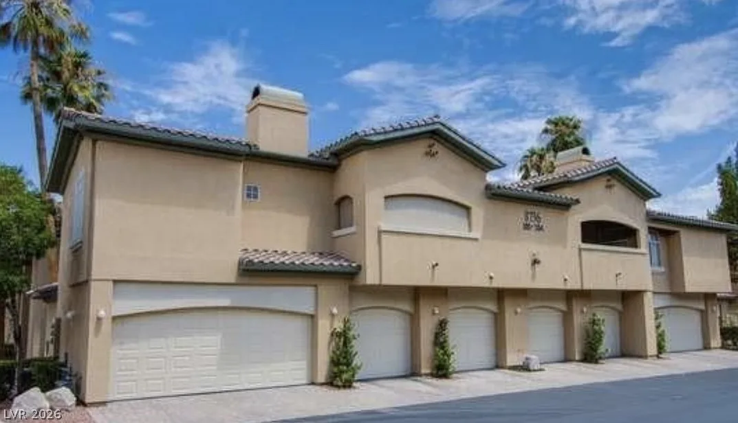 1708 Hills Of Red Drive 201 — photo 1