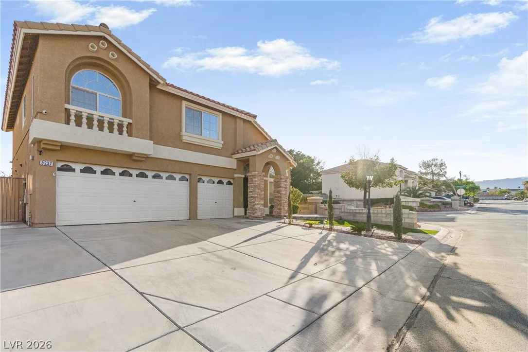 8237 Mountain Heather Court — photo 2