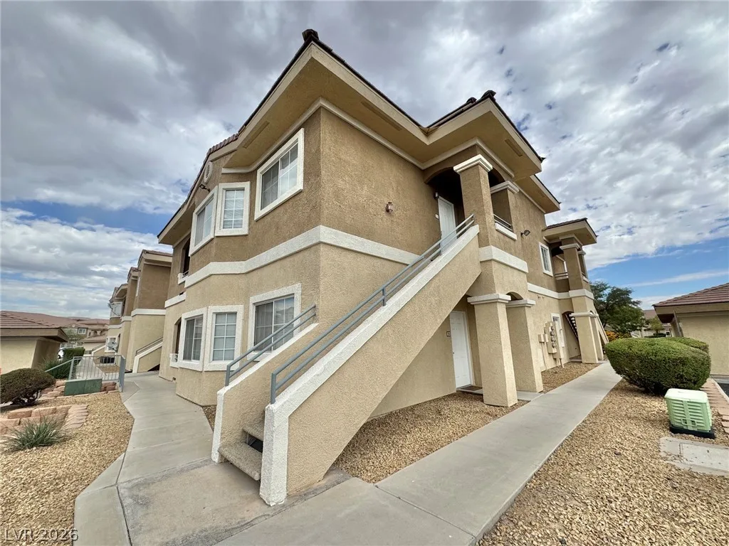 833 Aspen Peak Loop 2126 — photo 1