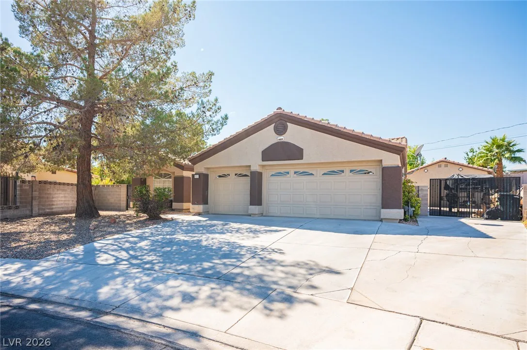 5717 Compton Drive — photo 2