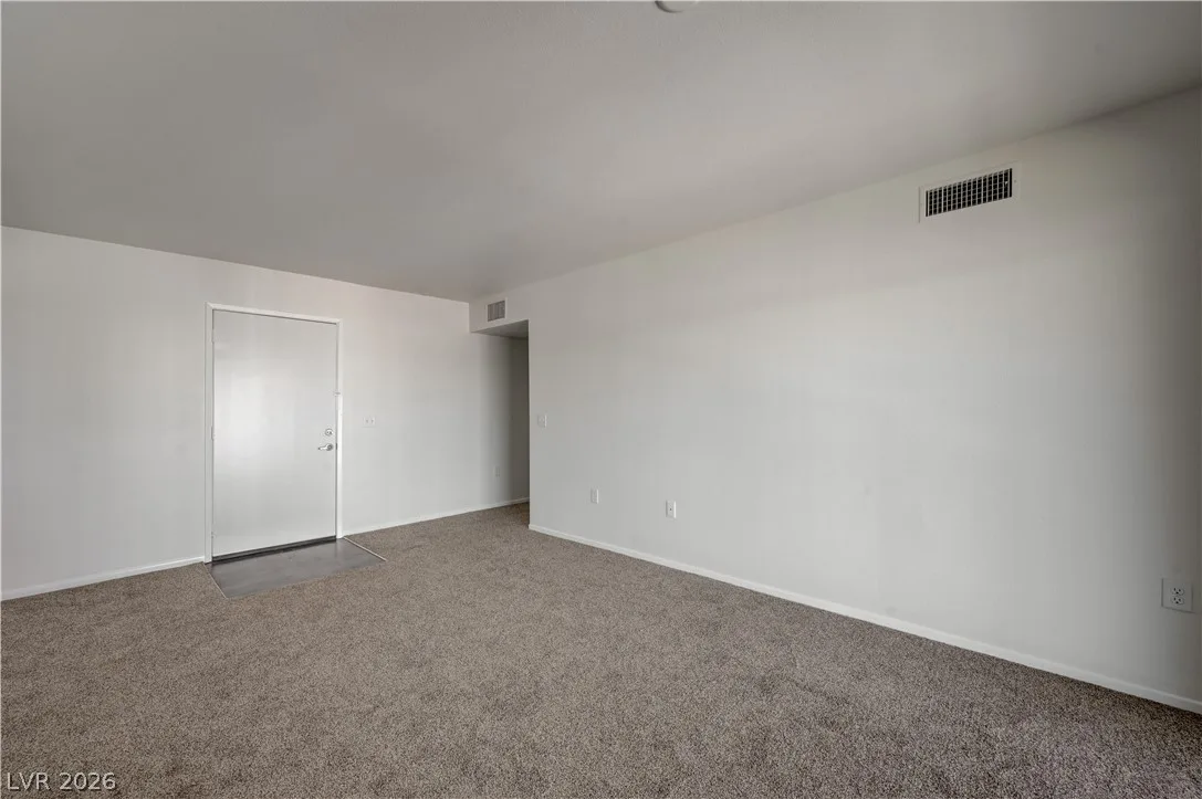 1405 Vegas Valley Drive 162 — photo 3