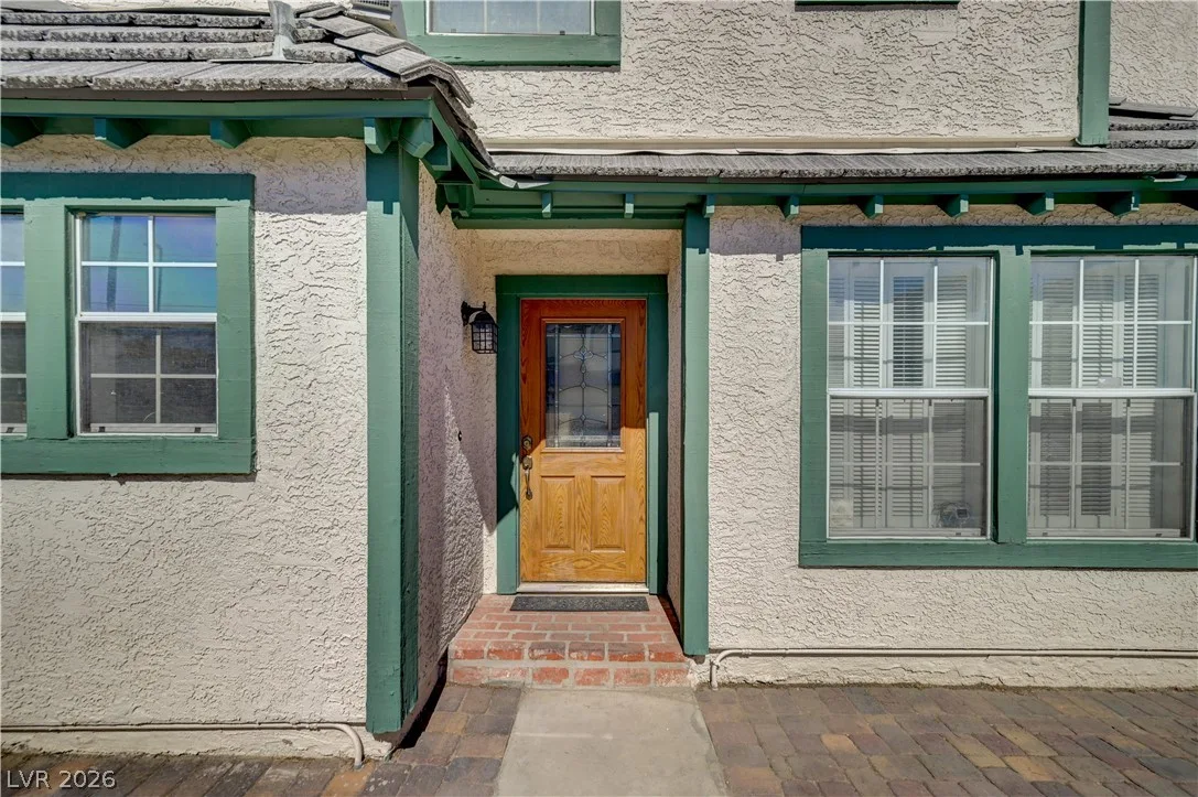 4071 Radbourne Avenue — photo 3