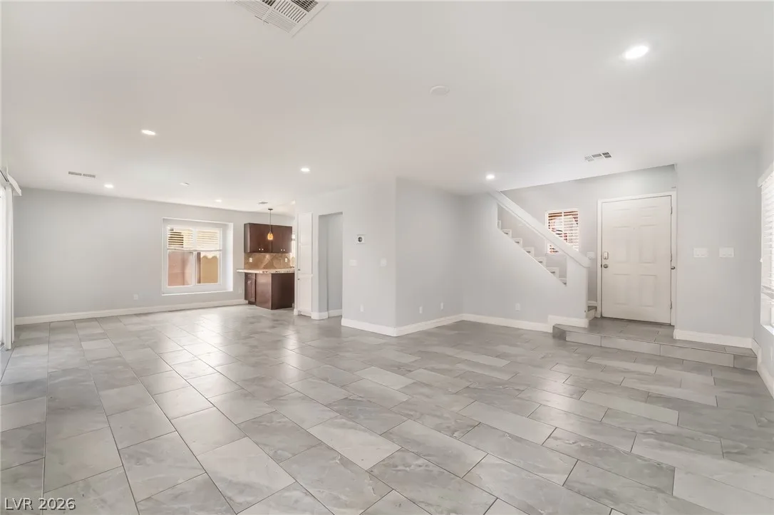 7527 Jacaranda Leaf Street — photo 2