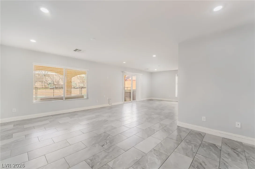 7527 Jacaranda Leaf Street — photo 5