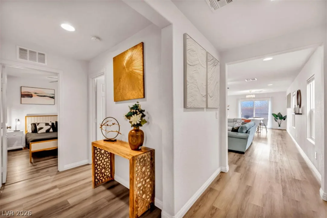 9205 Valley Betica Avenue — photo 4