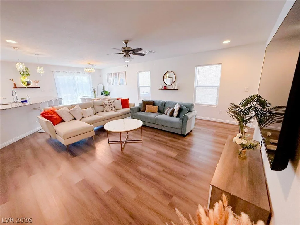 9205 Valley Betica Avenue — photo 5