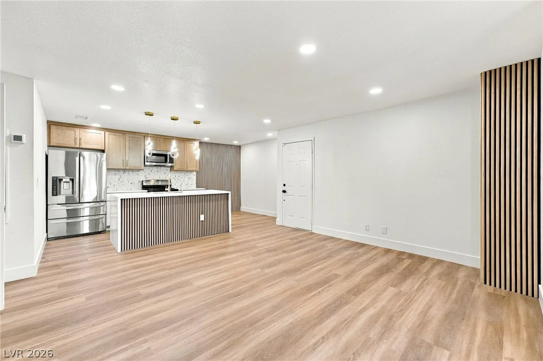 2200 South Fort Apache Road 2011 — photo 4