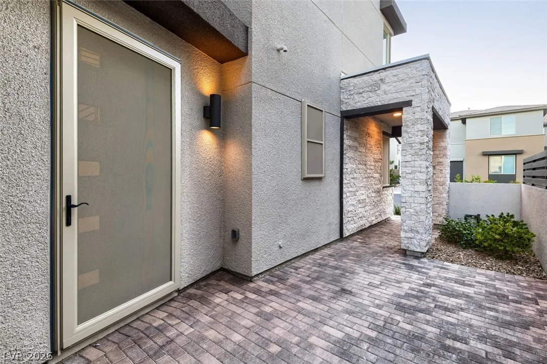 6276 Redstone Hills Drive — photo 3