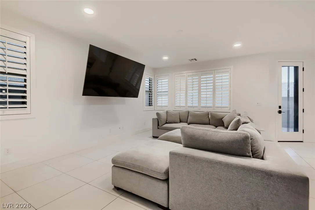6276 Redstone Hills Drive — photo 5