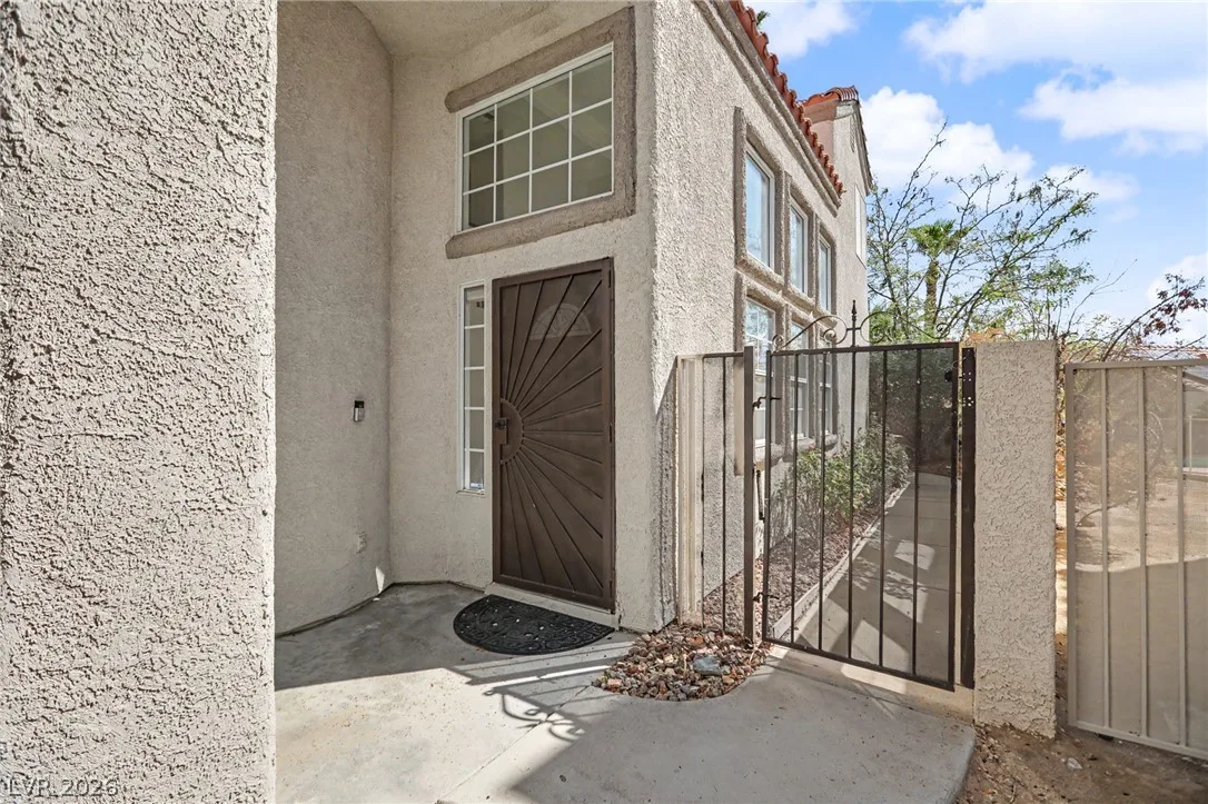 1828 Derbyshire Drive — photo 5