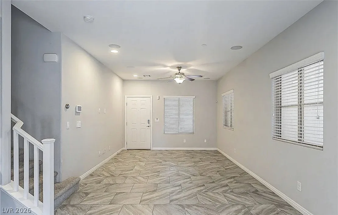 1071 Fish Pond Avenue — photo 2