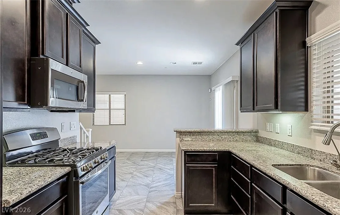 1071 Fish Pond Avenue — photo 5