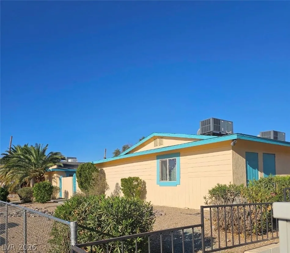 2230 North Lamb Boulevard — photo 1