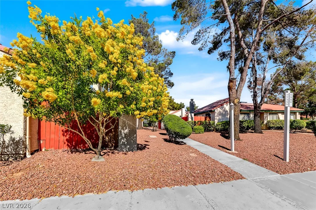 737 Heritage Vista Avenue — photo 2