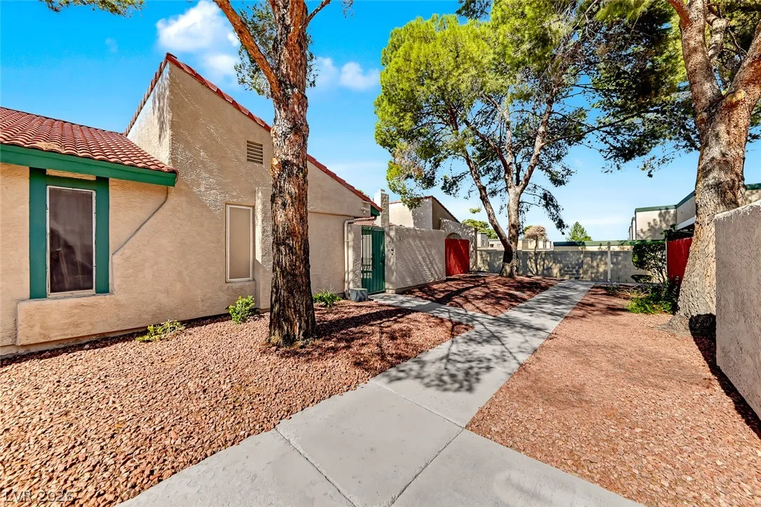 737 Heritage Vista Avenue — photo 4