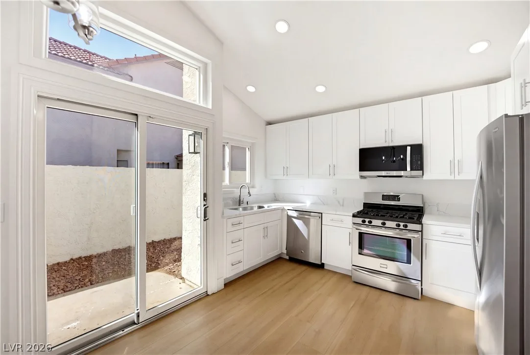 3312 Sturbridge Circle — photo 1