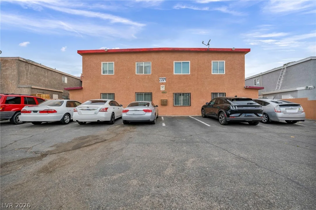 2209 Exeter Drive — photo 1