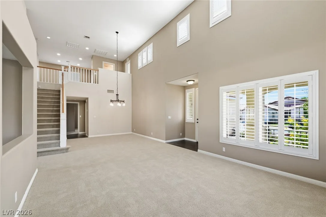 1832 Diamond Bluff Avenue — photo 4