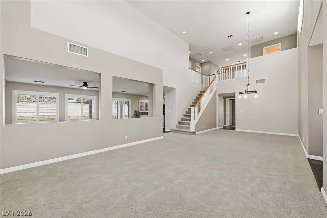 1832 Diamond Bluff Avenue — photo 5