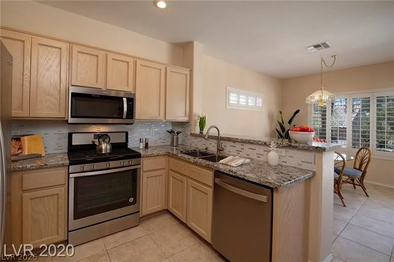 2570 Downeyville Avenue — photo 4