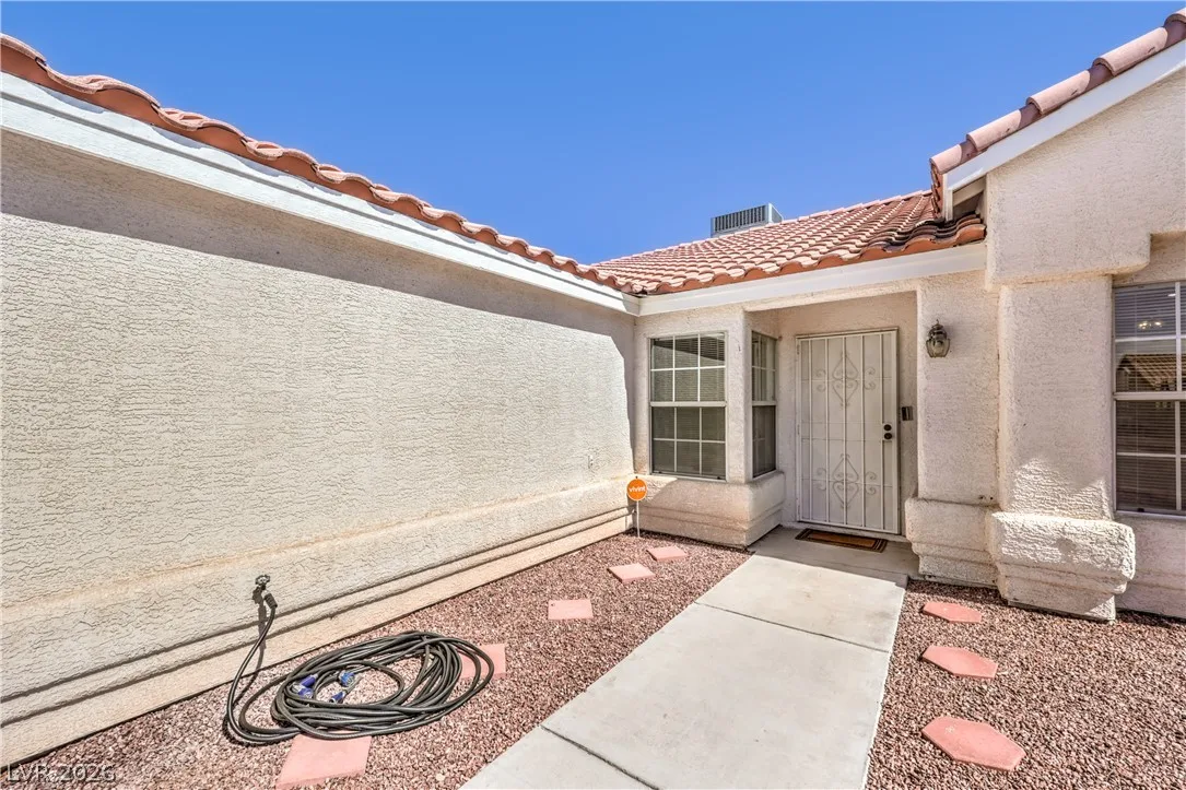 2560 Fort Lauderdale Drive — photo 4