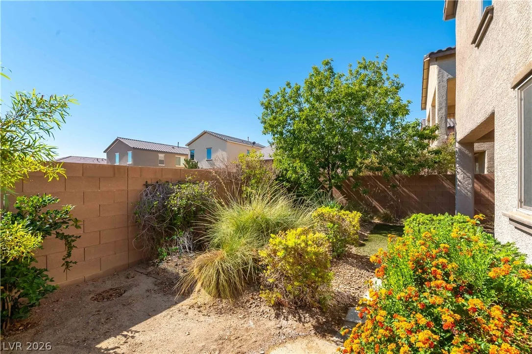 2589 Champagne Topaz Lane — photo 5