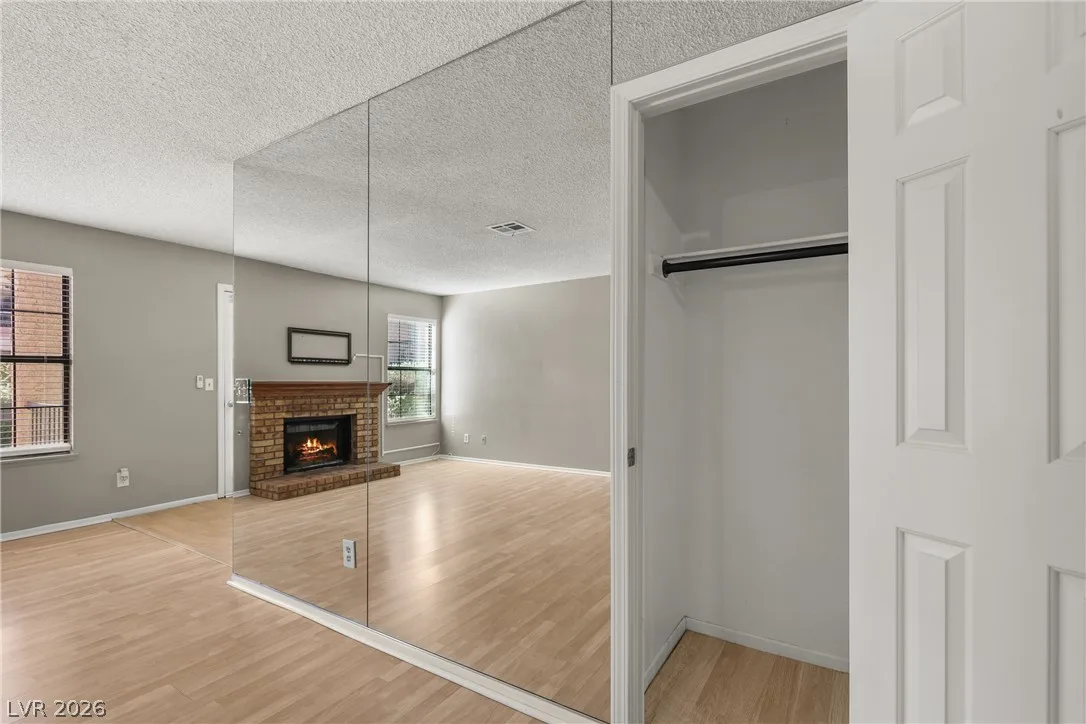 5576 West Rochelle Avenue 13B — photo 4