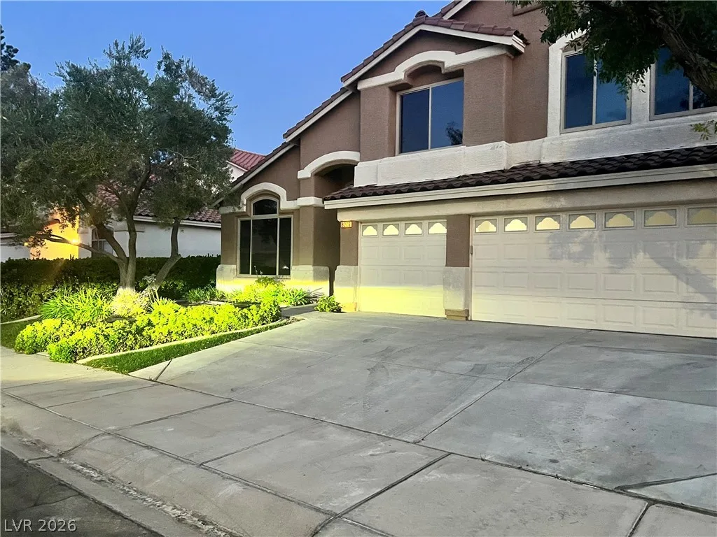 8225 Woodland Prairie Avenue — photo 1